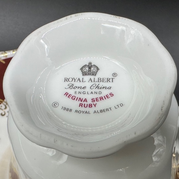 Royal Albert 1998 Regina Series Ruby Tea Cup Saucer England Bone China - Picture 5 of 5
